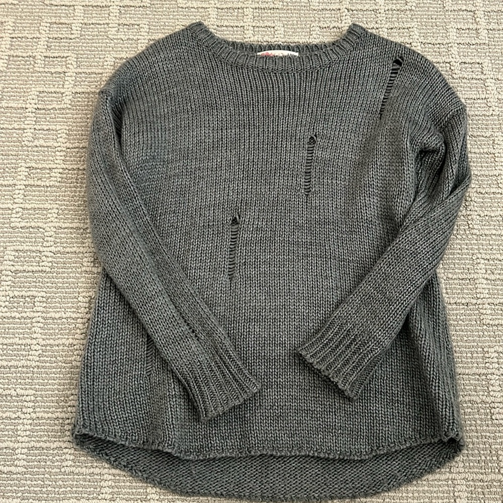 Girls ragdoll and rockets brand distressed, looking gray sweater size medium